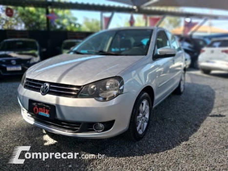 Volkswagen POLO SEDAN - 1.6 MI COMFORTLINE 8V 4P AUTOMATIZADO 4 portas