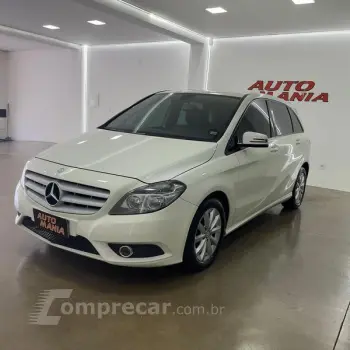 Mercedes-Benz B200CGI 4 portas