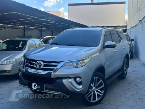 Toyota HILUX SW4 2.7 SRV 7 LUGARES 4X2 16V FLEX 4P AUTOMÁTICO 4 portas