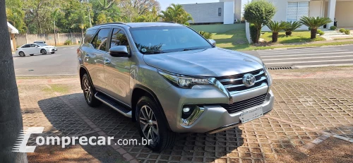 HILUX SW4 2.8 D-4d Turbo SRX 7L 4X4