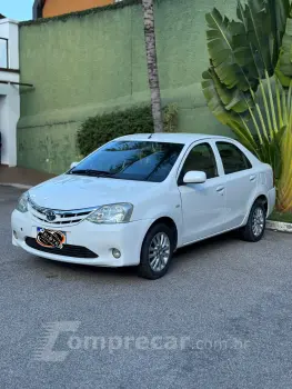 Toyota ETIOS 1.5 XLS Sedan 16V 4 portas