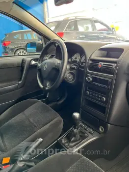 ASTRA 2.0 MPFI Advantage Sedan 8V