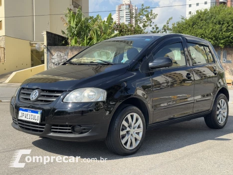 Volkswagen FOX 1.6 MI Plus 8V 4 portas