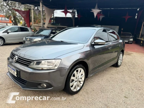 Jetta 2.0 4P CONFORTLINE TIPTRONIC AUTOMÁTICO