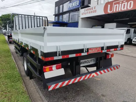 Accelo 1017 + Carroceria