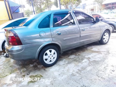 CORSA 1.0 MPFI Premium Sedan 8V