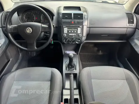 POLO SEDAN 1.6 MI 8V