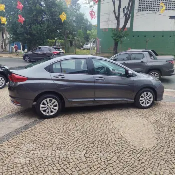 CITY Sedan DX 1.5 Flex 16V Aut.