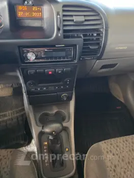 ZAFIRA 2.0 MPFI Elegance 8V