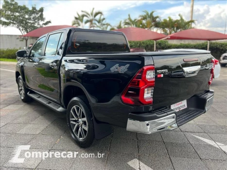 HILUX 2.8 D-4D TURBO DIESEL CD SRX 4X4 AUTOMÁTICO