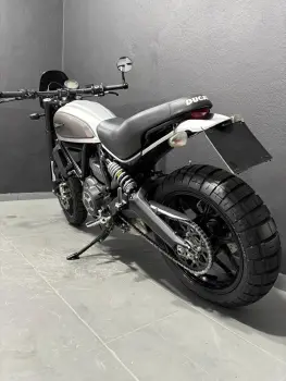 SCRAMBLER 800 ICON