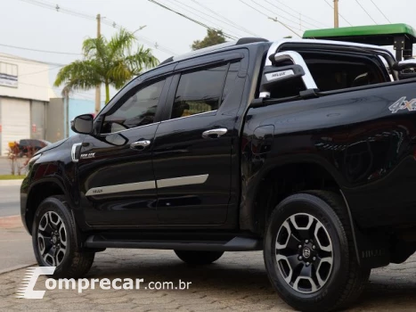 HILUX - 2.8 D-4D TURBO CD SRX 4X4 AUTOMÁTICO