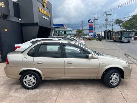 CLASSIC 1.0 MPFI Sedan 8V