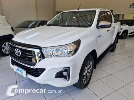 Toyota Hilux Caminhonete 2.8 16V SRV 4X4 DIESEL CABINE DUPLA AUTOMÁ 4 portas