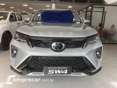 HILUX SW4 2.8 D-4D TURBO SRX PLATINUM 7L 4X4 AUTOMÁTICO