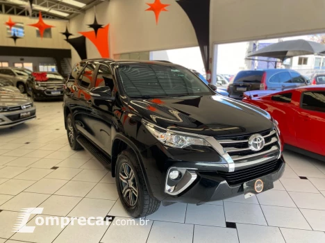 Toyota HILUX SW4 2.7 SR 7 LUGARES 4X2 16V TOYOTA 4 portas