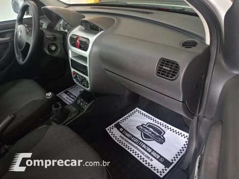 CORSA 1.4 MPFI Premium Sedan 8V