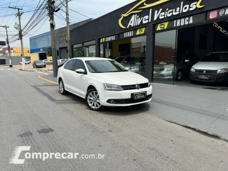 Volkswagen JETTA 2.0 Comfortline 4 portas