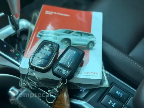 HILUX SW4 2.8 SRX 4X4 16V TURBO INTERCOOLER DIESEL 4P AUTOMÁ