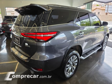 HILUX SW4 2.8 D-4d Turbo SRX 7L 4X4