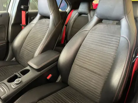 CLA-250 Sport 4MATIC 2.0 16V 211cv Aut.