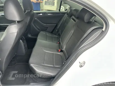 JETTA 2.0 TSI HIGHLINE 211CV GASOLINA 4P TIPTRONIC