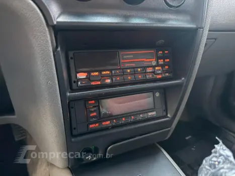 LOGUS 1.8 GLS 8V ÁLCOOL 2P MANUAL