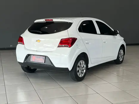 Onix 1.0 LT SPE/4