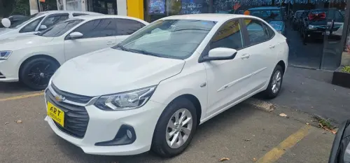 CHEVROLET ONIX 1.0 Plus LT 4 portas
