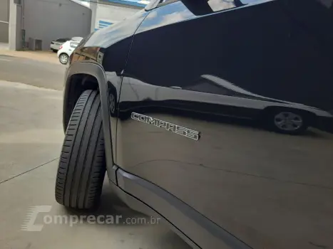 COMPASS LONG. T270 1.3 TB 4x2 Flex Aut.