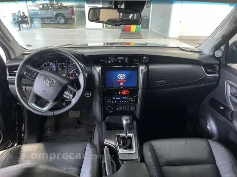 HILUX SW4 2.8 SRX 4X4 7 Lugares 16V Turbo Intercooler