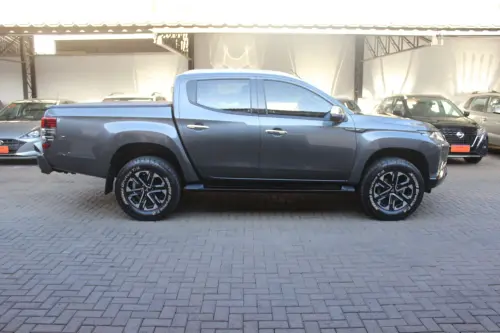 L 200 Triton 2.4 16V SPORT HPE-S 4X4 CABINE DUPLA TURBO DIES