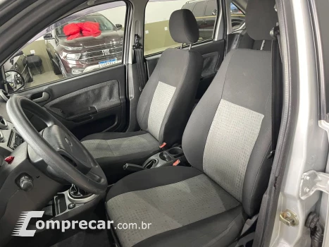 Fiesta 1.6 Rocam Sedan 8V Flex 4P Manual