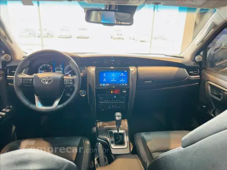 HILUX SW4 2.8 D-4D TURBO DIESEL SRX PLATINUM 7L 4