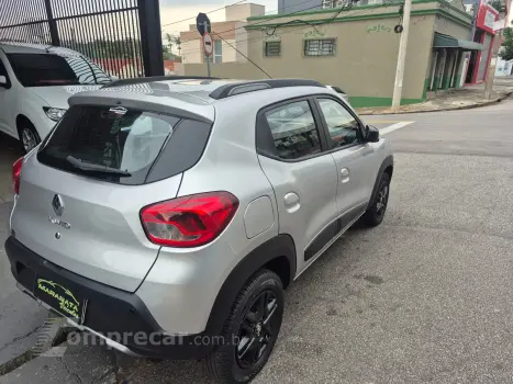 Kwid 1.0 Outsider