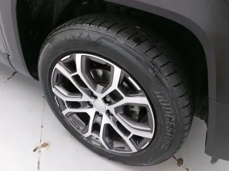 RENEGADE 1.3 T270 TURBO FLEX LONGITUDE AT6