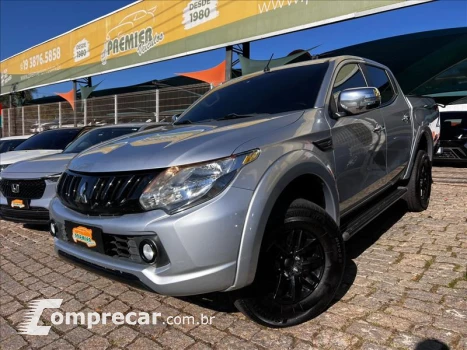 Mitsubishi L200 TRITON 2.4 16V Turbo Sport Hpe-s CD 4X4 4 portas