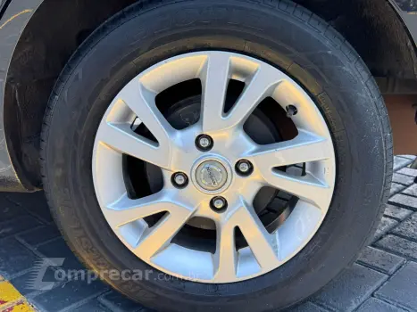 GRAND LIVINA 1.8 SL 16V