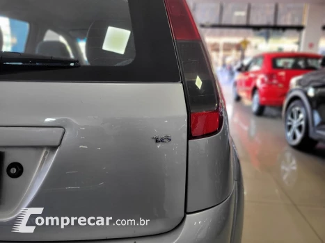 FIESTA 1.6 MPI Class Hatch 8V