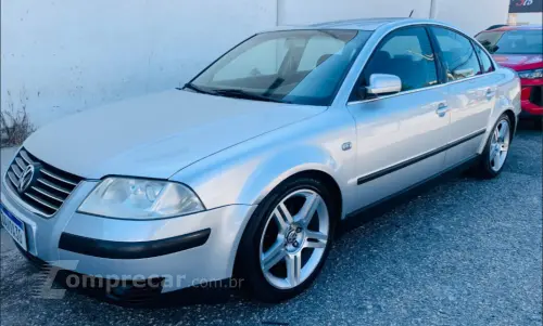 Volkswagen PASSAT 1.8 20V Turbo 4 portas