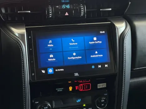 HILUX SW4 2.8 D-4D TURBO DIESEL SRX 7L 4X4 AUTOMÁTICO