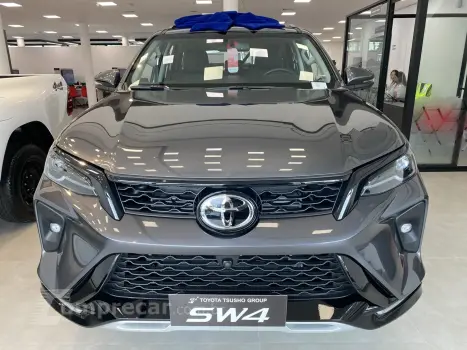 HILUX SW4 2.8 D-4D TURBO SRX PLATINUM 7L 4X4 AUTOMÁTICO