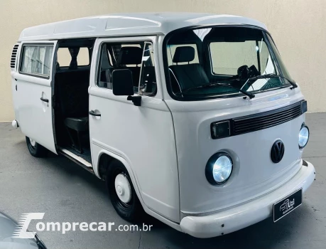 Volkswagen KOMBI 1.6 MI Carat 8V 4 portas