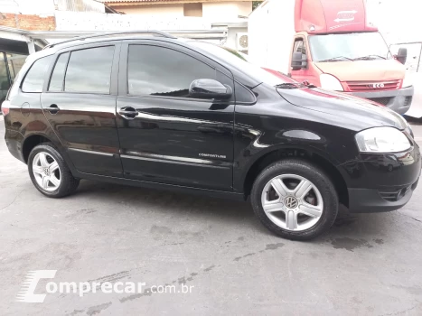 Volkswagen SPACEFOX 1.6 MI Trend 8V 4 portas