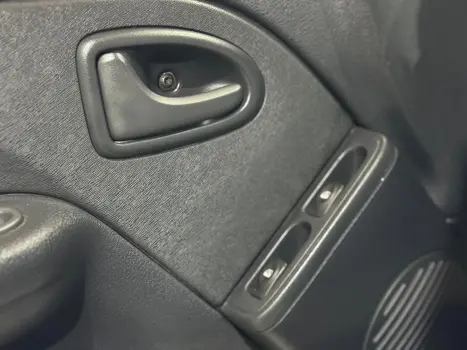 CLIO 1.0 Expression 16V