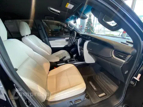 HILUX SW4 2.8 D-4D TURBO DIESEL DIAMOND 7L 4X4 AU