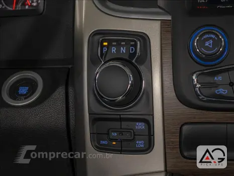 CLASSIC 5.7 V8 Laramie Night Edition CD 4X4