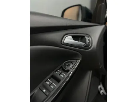 FOCUS 2.0 TITANIUM 16V FLEX 4P POWERSHIFT