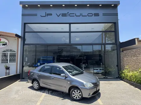 Toyota ETIOS 1.5 X Sedan 16V 4 portas