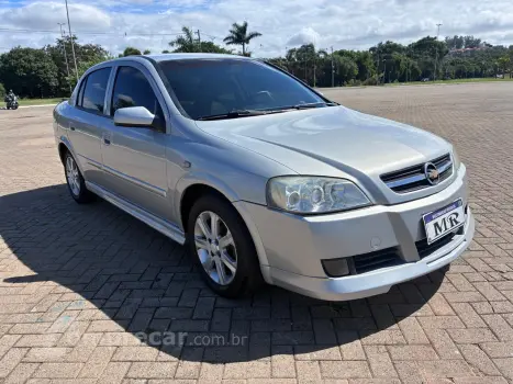 ASTRA 2.0 MPFI Sedan 8V
